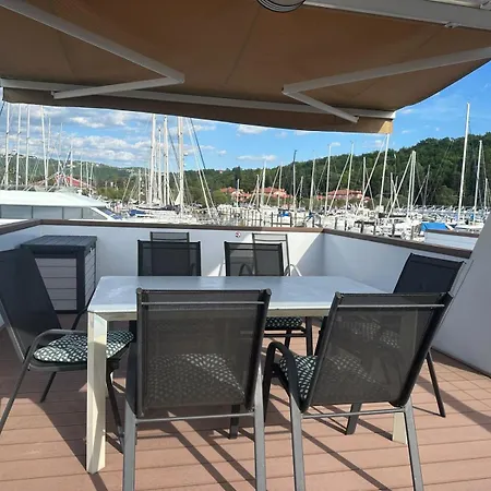 Floating House Sunrise Joy * Portorož